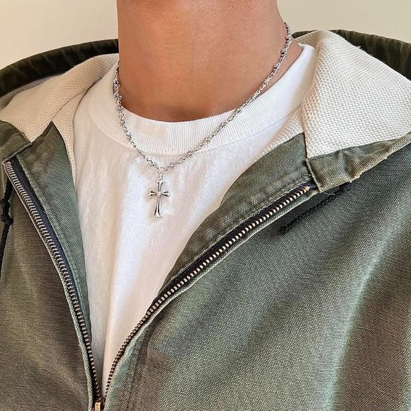 y2k grunge chrome color silver cross pendant necklace - Picture 3 of 8